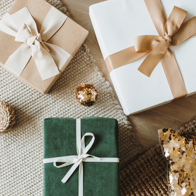 How to Create a Holiday Shopping Budget Without Overspending