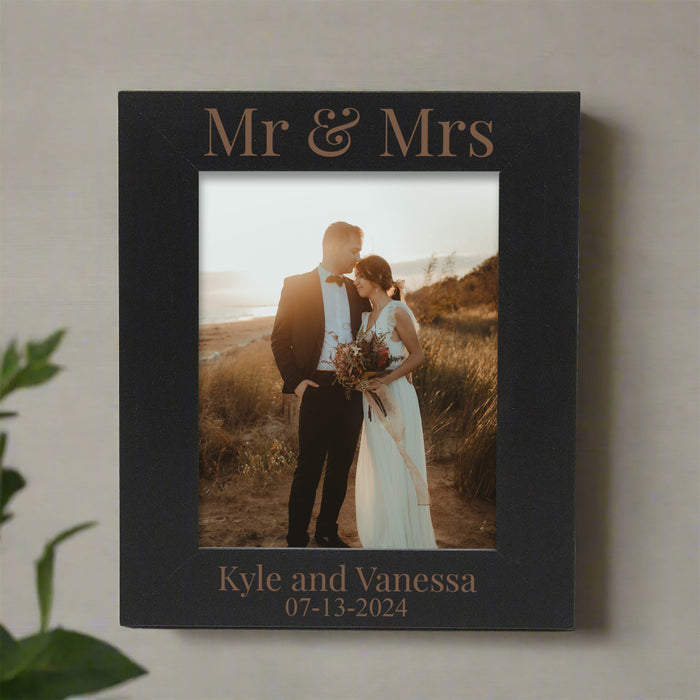 Personalized "Mr & Mrs" Wedding Picture Frame