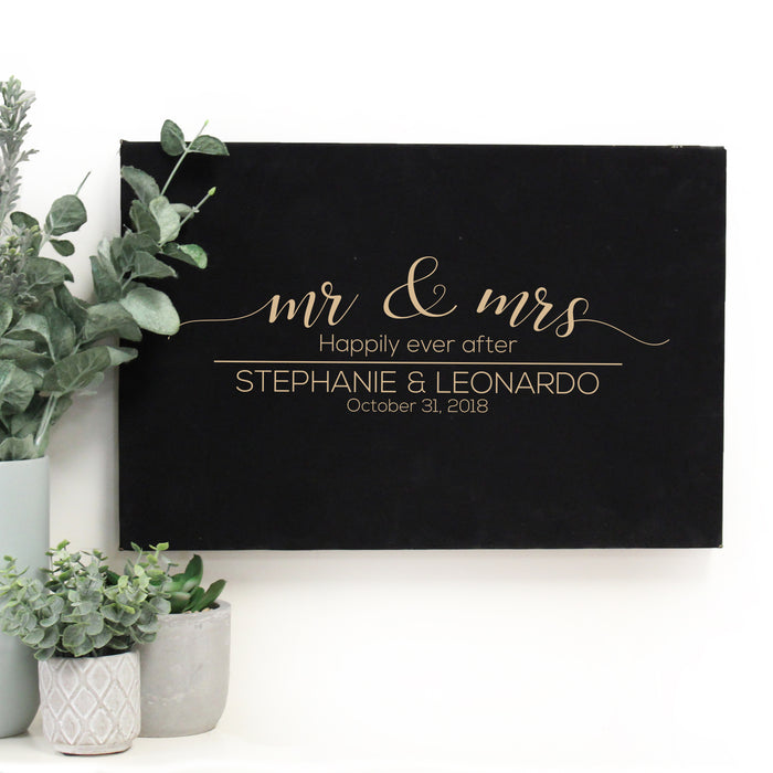 Personalized "Mr & Mrs" Wedding Signature Board